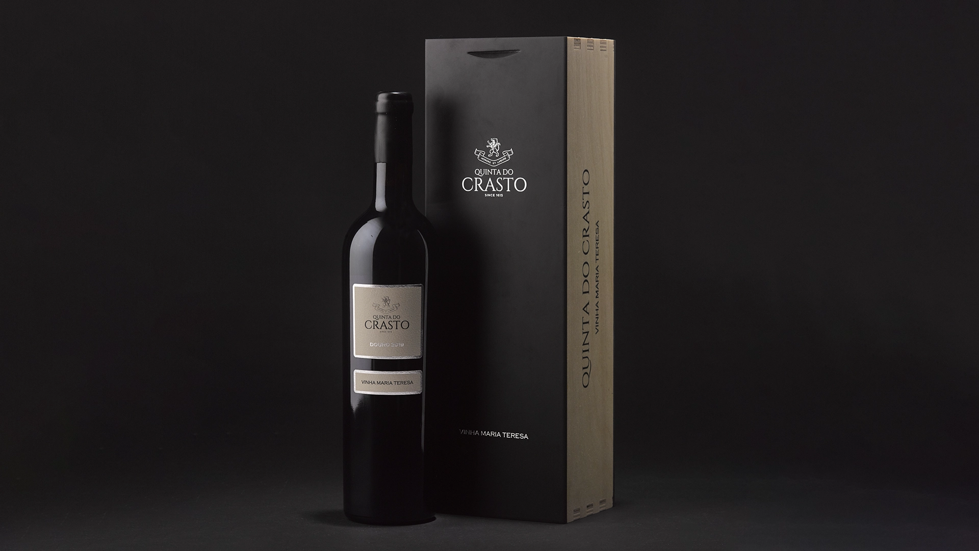 A Quinta do Crasto bottle with its presentation box